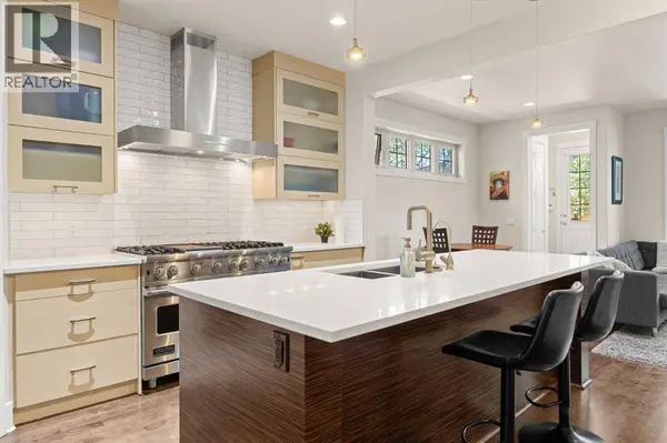 729 4 Street NW, Calgary, AB T2N1P3