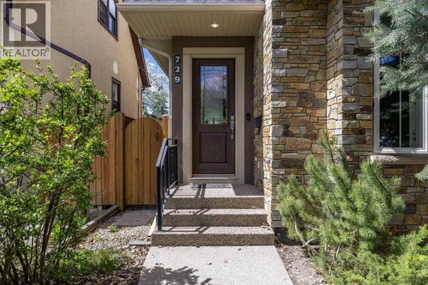 729 4 Street NW, Calgary, AB T2N1P3