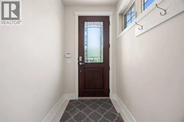 729 4 Street NW, Calgary, AB T2N1P3