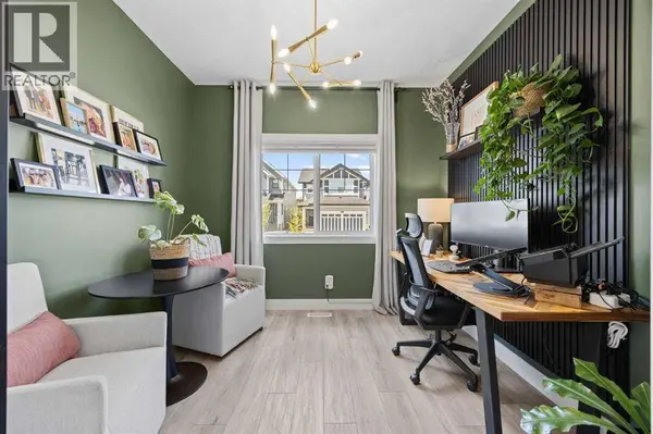 141 Magnolia Manor SE, Calgary, AB T3M3H9