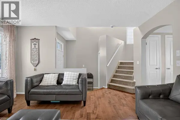 116 Panora Close NW, Calgary, AB T3K0G4