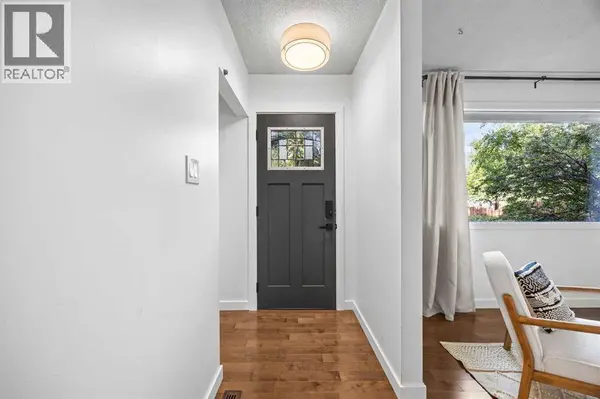 4952 Vanguard Road NW, Calgary, AB T3A0R5