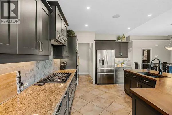 469 Rainbow Falls Way, Chestermere, AB T1X1S5
