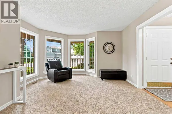 70 Sunset Way SE, Calgary, AB T2X3C1