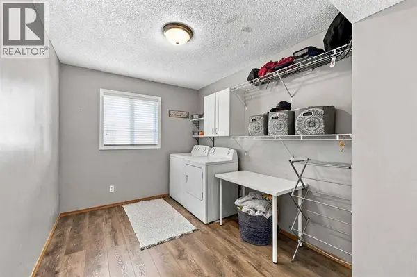 184 Cove Crescent, Chestermere, AB T1X1J6