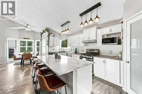 184 Cove Crescent, Chestermere, AB T1X1J6