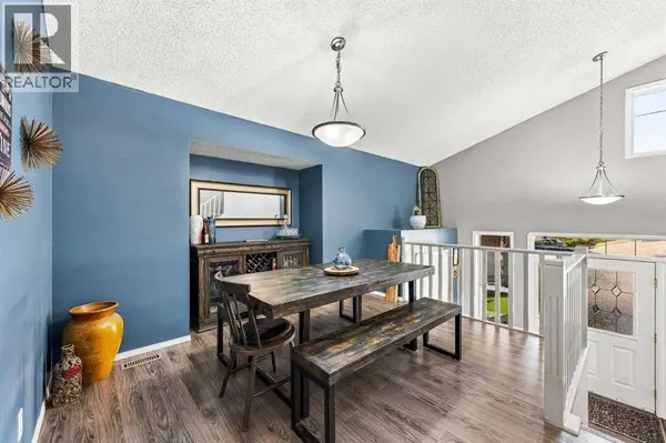 184 Cove Crescent, Chestermere, AB T1X1J6