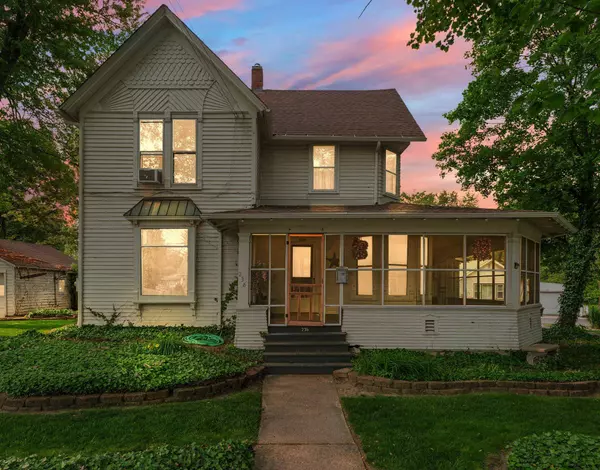 236 W Commercial AVE, Lowell, IN 46356