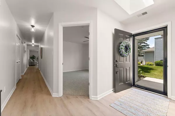 829 Spruce LN, Schererville, IN 46375