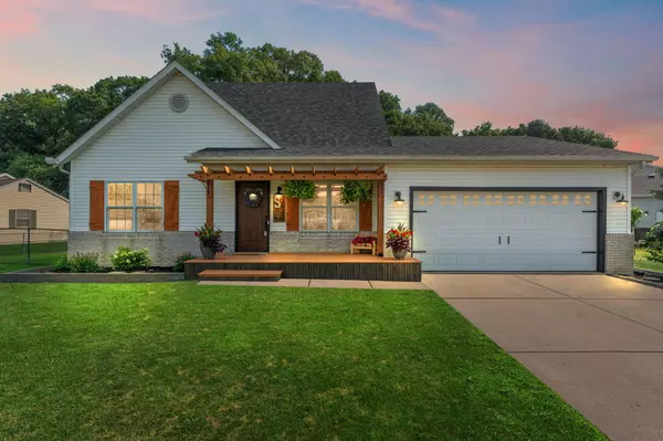 1332 Port Cove DR, Chesterton, IN 46304