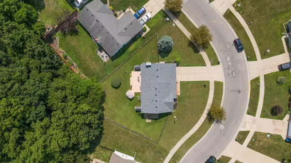 1332 Port Cove DR, Chesterton, IN 46304