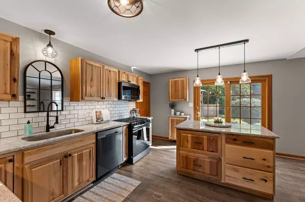 1332 Port Cove DR, Chesterton, IN 46304