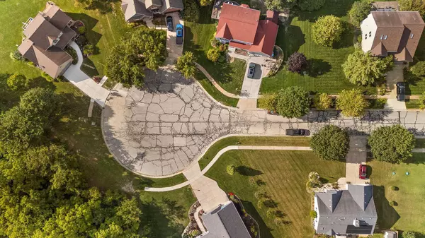 843 Mirmar DR, Valparaiso, IN 46385