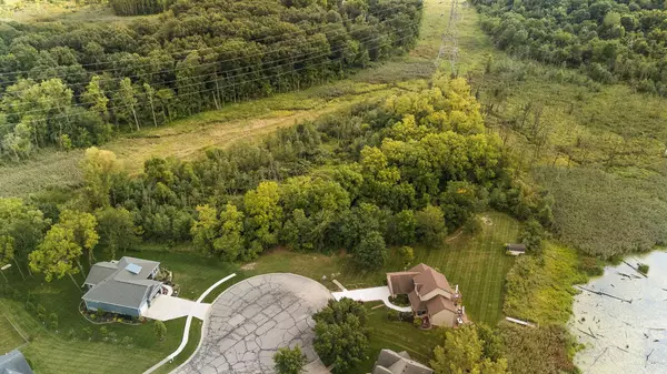 843 Mirmar DR, Valparaiso, IN 46385