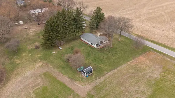 3212 E 400, La Porte, IN 46350