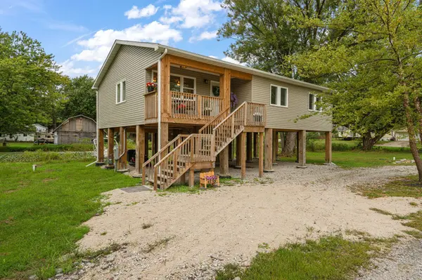 44 W Vick Tree LN, Valparaiso, IN 46385