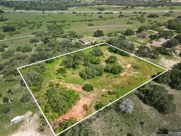 323 County Road 6720, Natalia, TX 78059