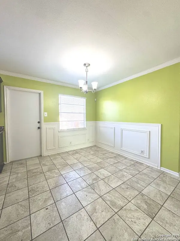 9110 HUGO CIR, San Antonio, TX 78224-2320