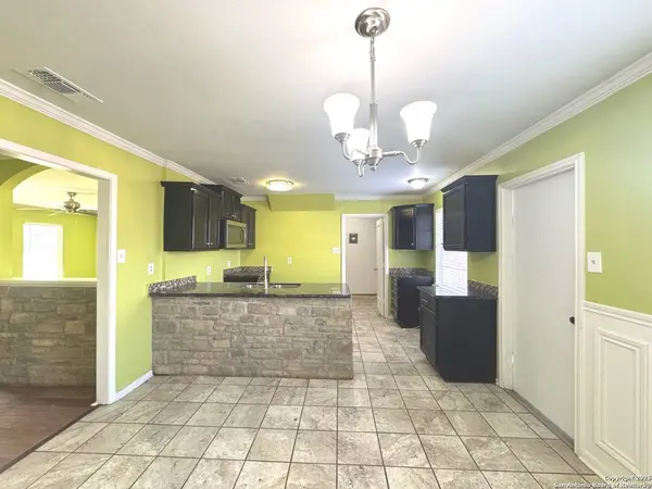 9110 HUGO CIR, San Antonio, TX 78224-2320