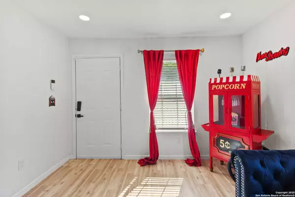 1923 Dawson, San Antonio, TX 78202