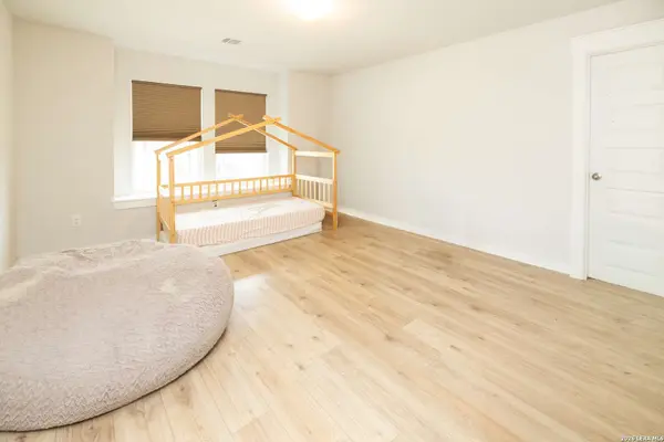 5127 WELLS PARK, Marion, TX 78124