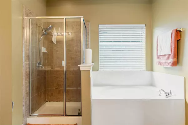 1002 Wallin Farms CV, Hutto, TX 78634