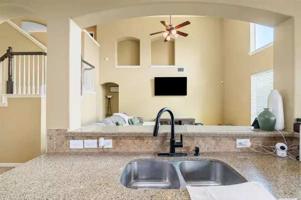 1002 Wallin Farms CV, Hutto, TX 78634