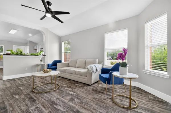 300 Wimberley ST, Hutto, TX 78634