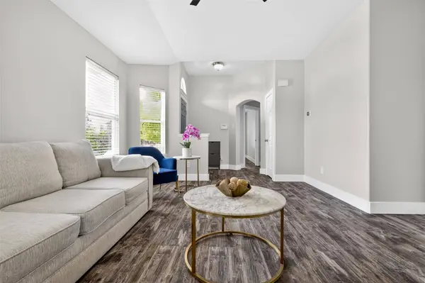 300 Wimberley ST, Hutto, TX 78634