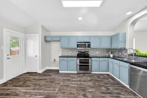 300 Wimberley ST, Hutto, TX 78634