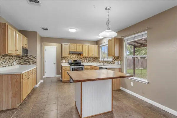 2609 Jason DR, Taylor, TX 76574