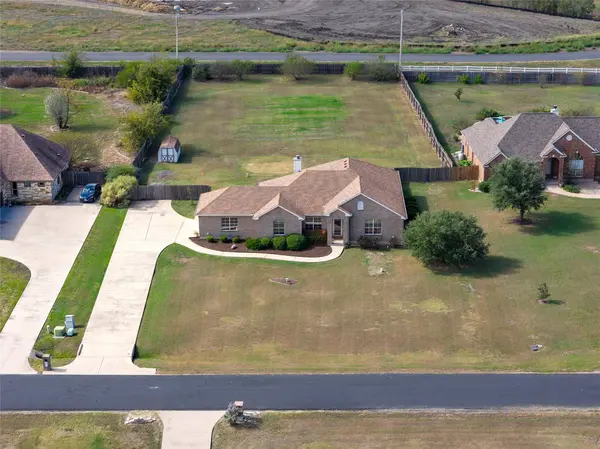 151 Comanche CIR, Hutto, TX 78634
