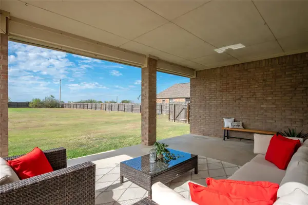 151 Comanche CIR, Hutto, TX 78634
