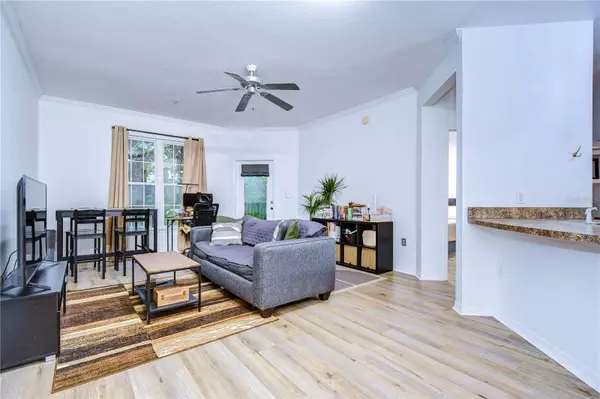 10021 COURTNEY PALMS BLVD #103, Tampa, FL 33619