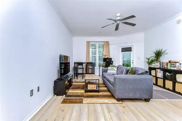 10021 COURTNEY PALMS BLVD #103, Tampa, FL 33619