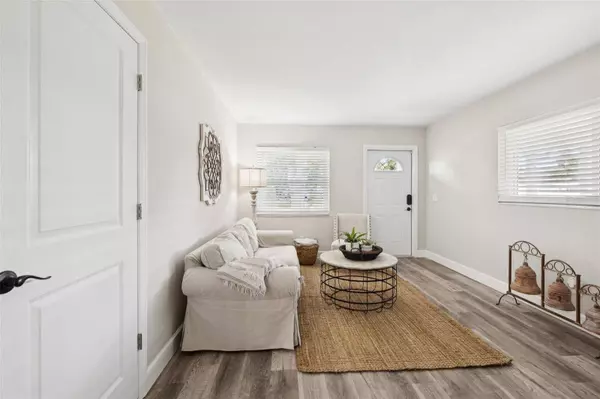 2044 BALFOUR CIR, Tampa, FL 33619