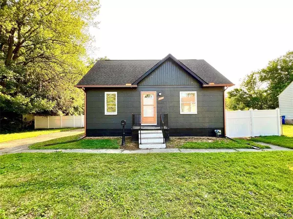 23657 Hill Avenue, Warren, MI 48091