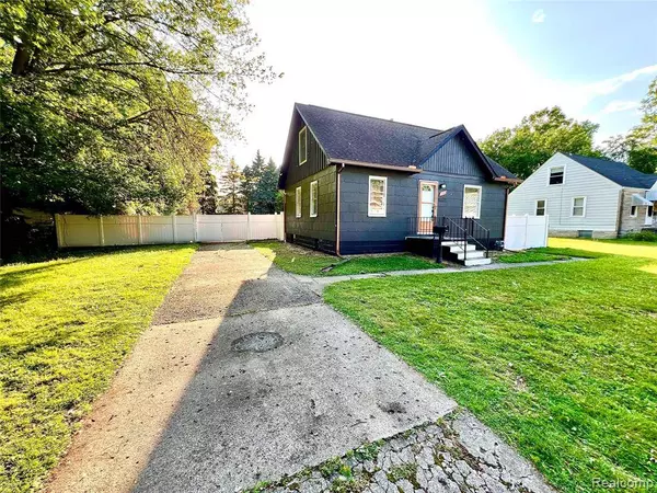 23657 Hill Avenue, Warren, MI 48091