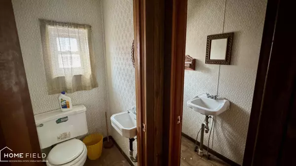 822 W Main Street, Owosso, MI 48867