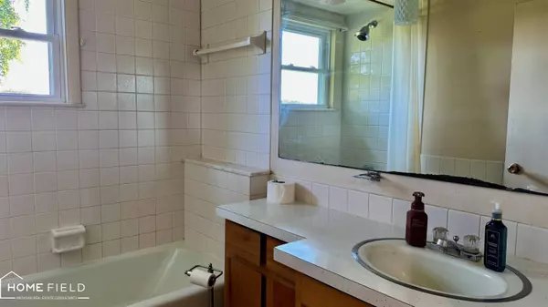 9487 Juddville Road, Corunna, MI 48817