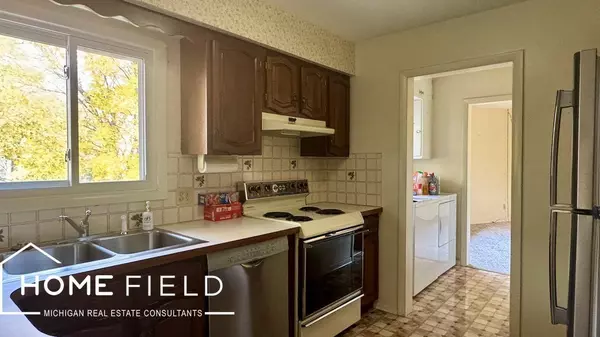 608 Ridgeview Drive, Corunna, MI 48817