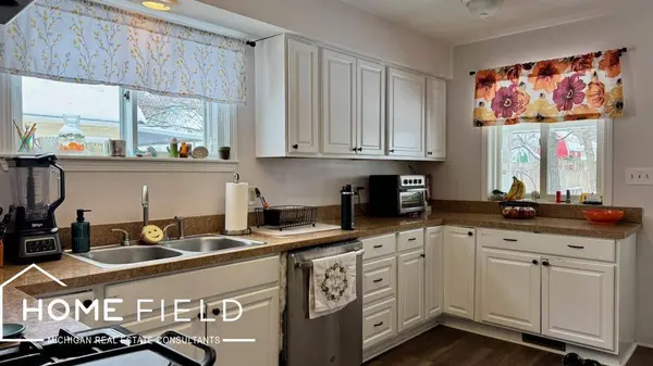 719 N Saginaw Street, Owosso, MI 48867