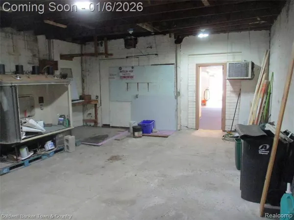 910 W Main Street, Owosso, MI 48867 2517