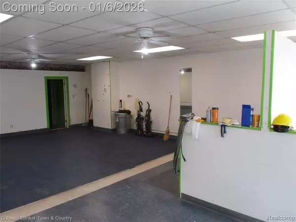 910 W Main Street, Owosso, MI 48867 2517