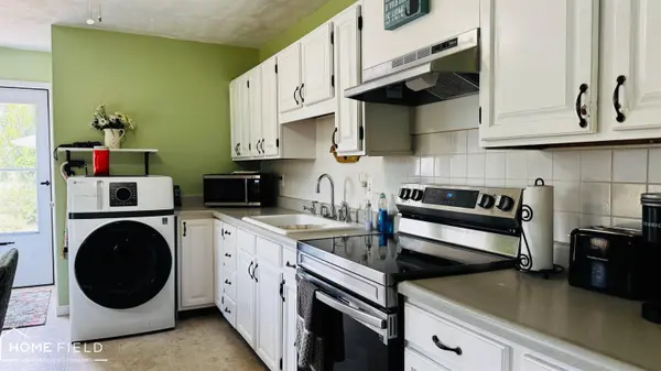 810 E King Street, Corunna, MI 48817