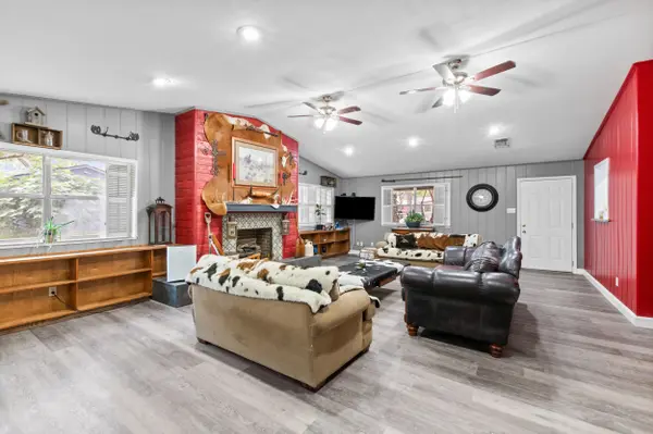 205 Live Oak Dr, Harker Heights, TX 76548-1641