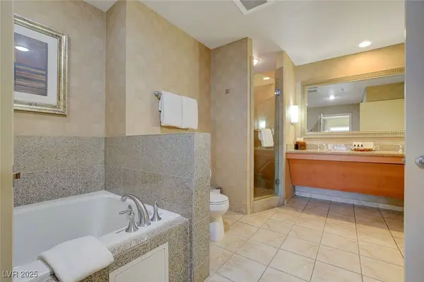 211 E Flamingo RD #620, Las Vegas, NV 89169