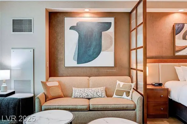 135 E Harmon AVE #817, Las Vegas, NV 89109