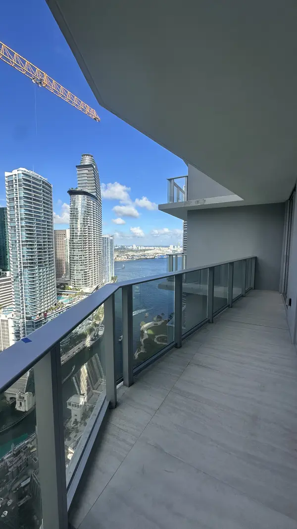 77 SE 5th St #0, Miami, FL 33131-2507