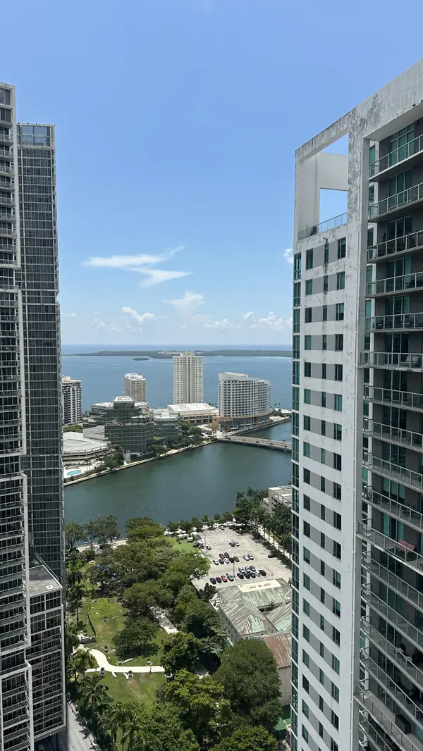 77 SE 5th St #0, Miami, FL 33131-2507